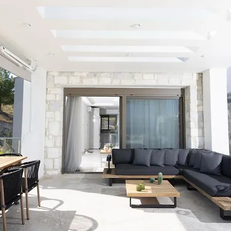 Mare - Private Pool, 4 Bdrms, Sea View, Bbq *