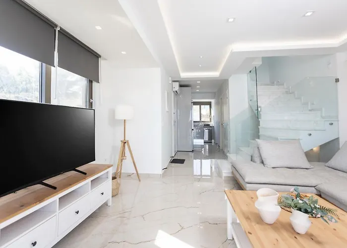 Mare - Private Pool, 4 Bdrms, Sea View, Bbq Vilă