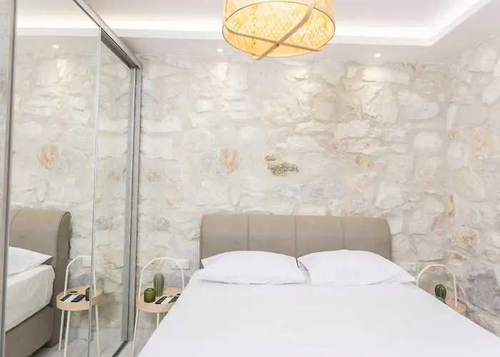 Mare - Private Pool, 4 Bdrms, Sea View, Bbq