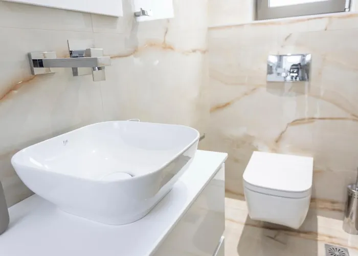 Vilă Mare - Private Pool, 4 Bdrms, Sea View, Bbq *