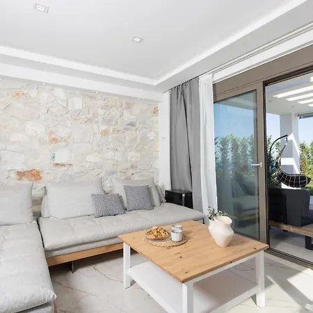 Mare - Private Pool, 4 Bdrms, Sea View, Bbq *