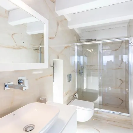 فيلة Mare - Private Pool, 4 Bdrms, Sea View, Bbq