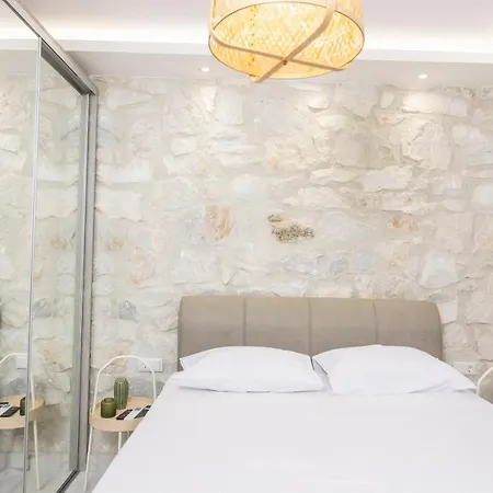 Mare - Private Pool, 4 Bdrms, Sea View, Bbq