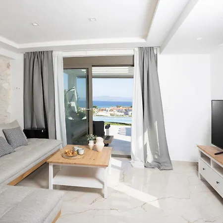 Mare - Private Pool, 4 Bdrms, Sea View, Bbq Villa *