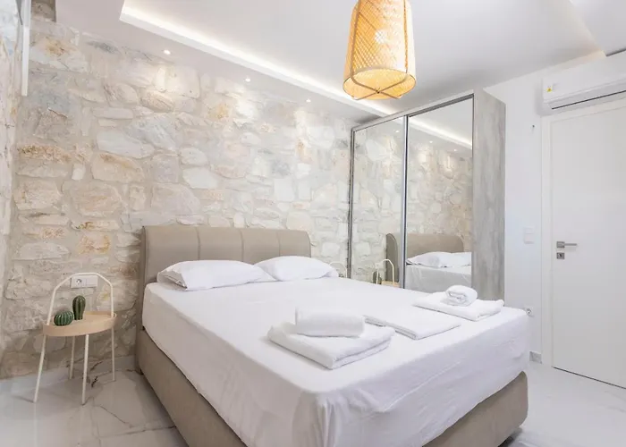 Mare - Private Pool, 4 Bdrms, Sea View, Bbq