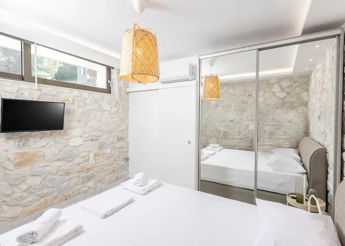 Villa Mare - Private Pool, 4 Bdrms, Sea View, Bbq *