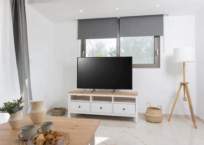 Mare - Private Pool, 4 Bdrms, Sea View, Bbq