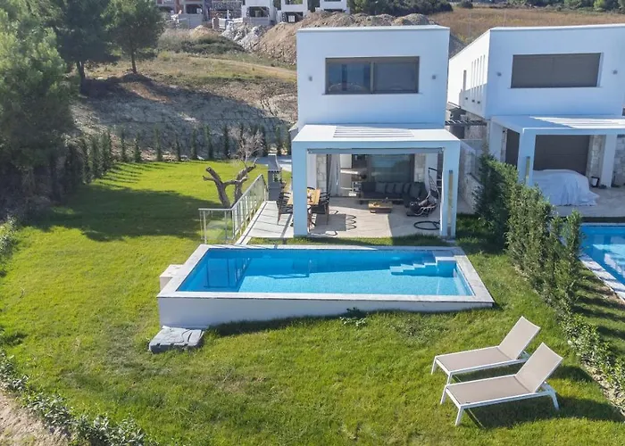 Villa Mare - Private Pool, 4 Bdrms, Sea View, Bbq *