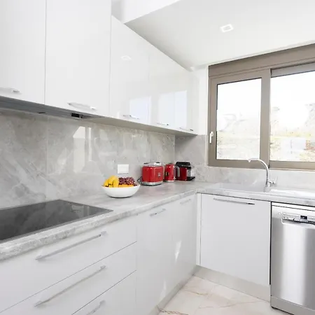 Villa Mare - Private Pool, 4 Bdrms, Sea View, Bbq *