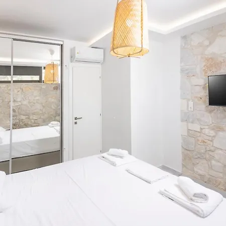 Mare - Private Pool, 4 Bdrms, Sea View, Bbq Villa *