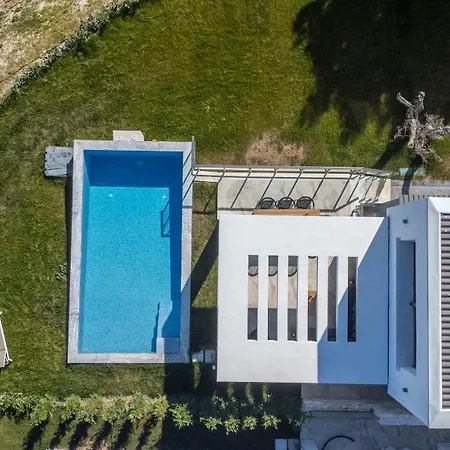 Villa Mare - Private Pool, 4 Bdrms, Sea View, Bbq Chaniotis