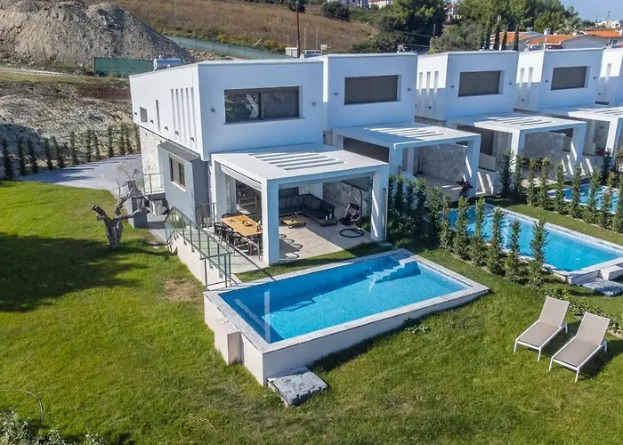Villa Mare - Private Pool, 4 Bdrms, Sea View, Bbq Hanioti